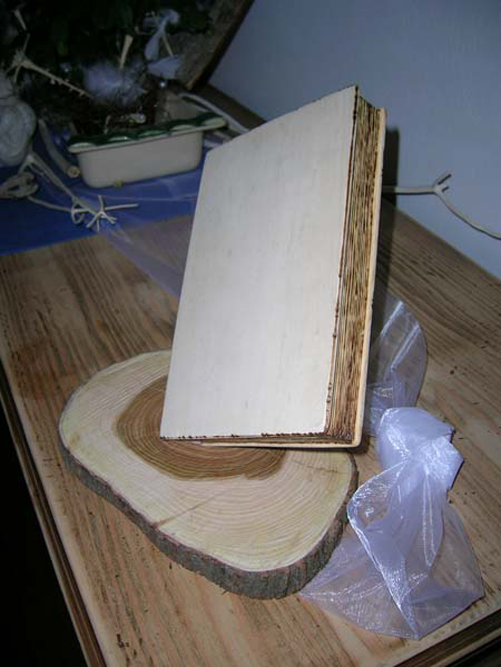 Holzschnitzer Andenken Holz Buch Tischplatte Holzpferd Vollholzkugel (55)