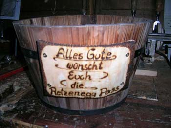 Holzschnitzer Andenken Holz Buch Tischplatte Holzpferd Vollholzkugel (54)